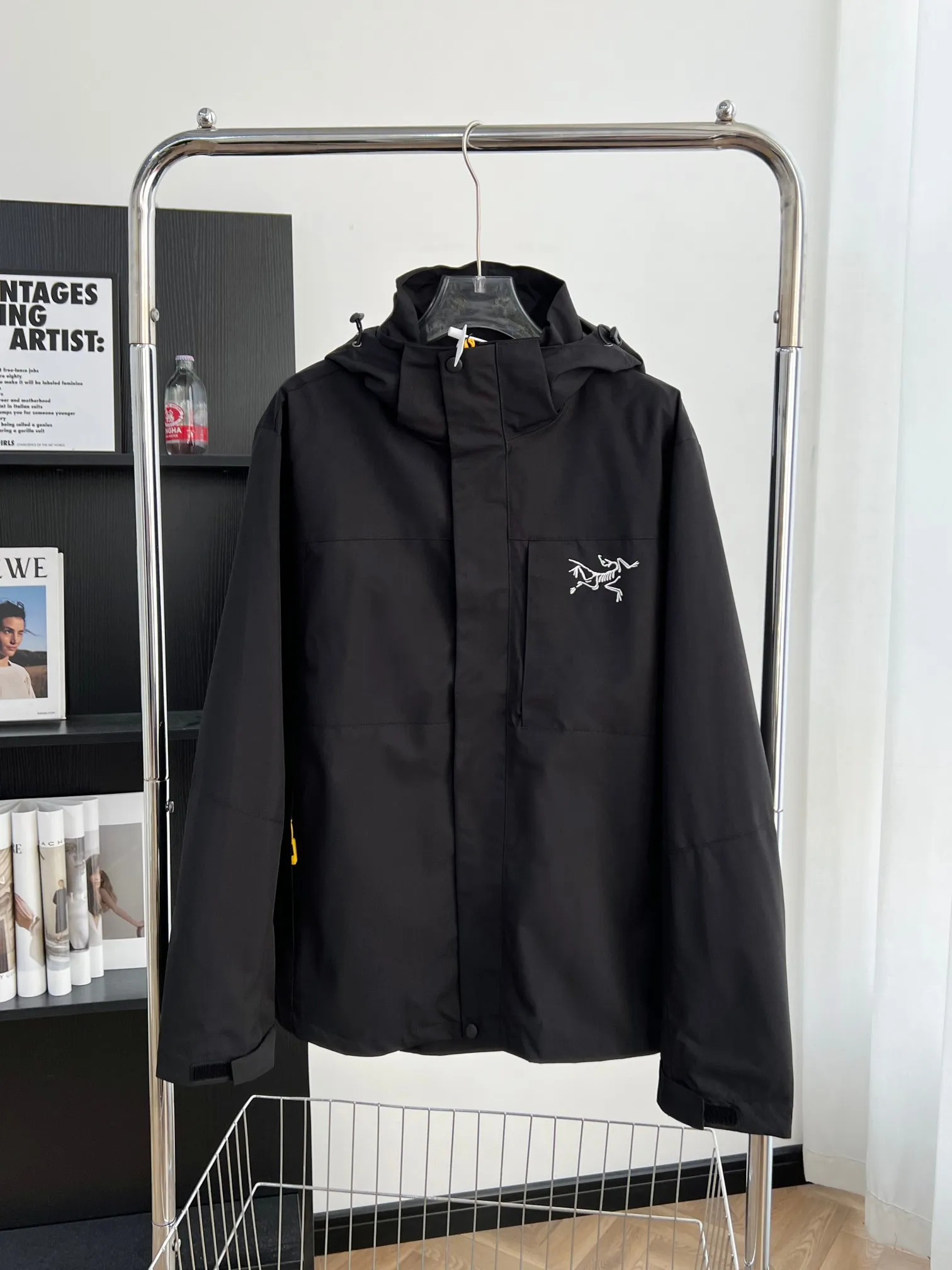 9909# Arcteryx Alpha UPF 130+ – ！ ！ Classic SQ HOODYSeries ！ – ： Tyono 30 + wan Premium wan ！ Breathable ！ ！ – + ！ ！ – Classic ！ ！ – YKK ！ Quality！ ：Black， White Size:M-4xl